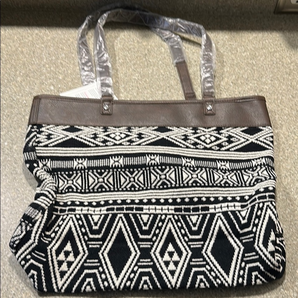 Brand New with Tags! Thirty One Reversible Tote- Rio Weave - Picture 3 of 5